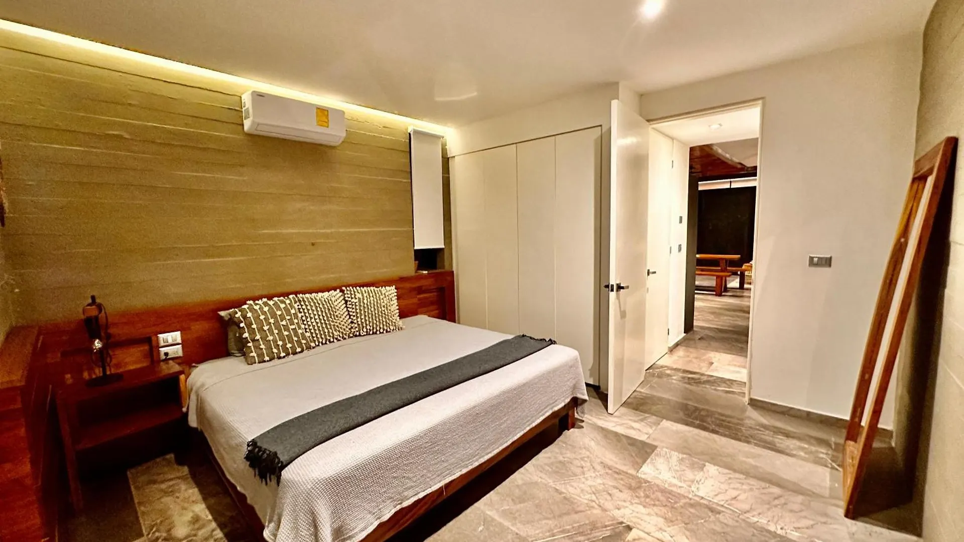 Lujoso Penthouse Remodelado De Tres Pisos En Madara Tulum Apartment