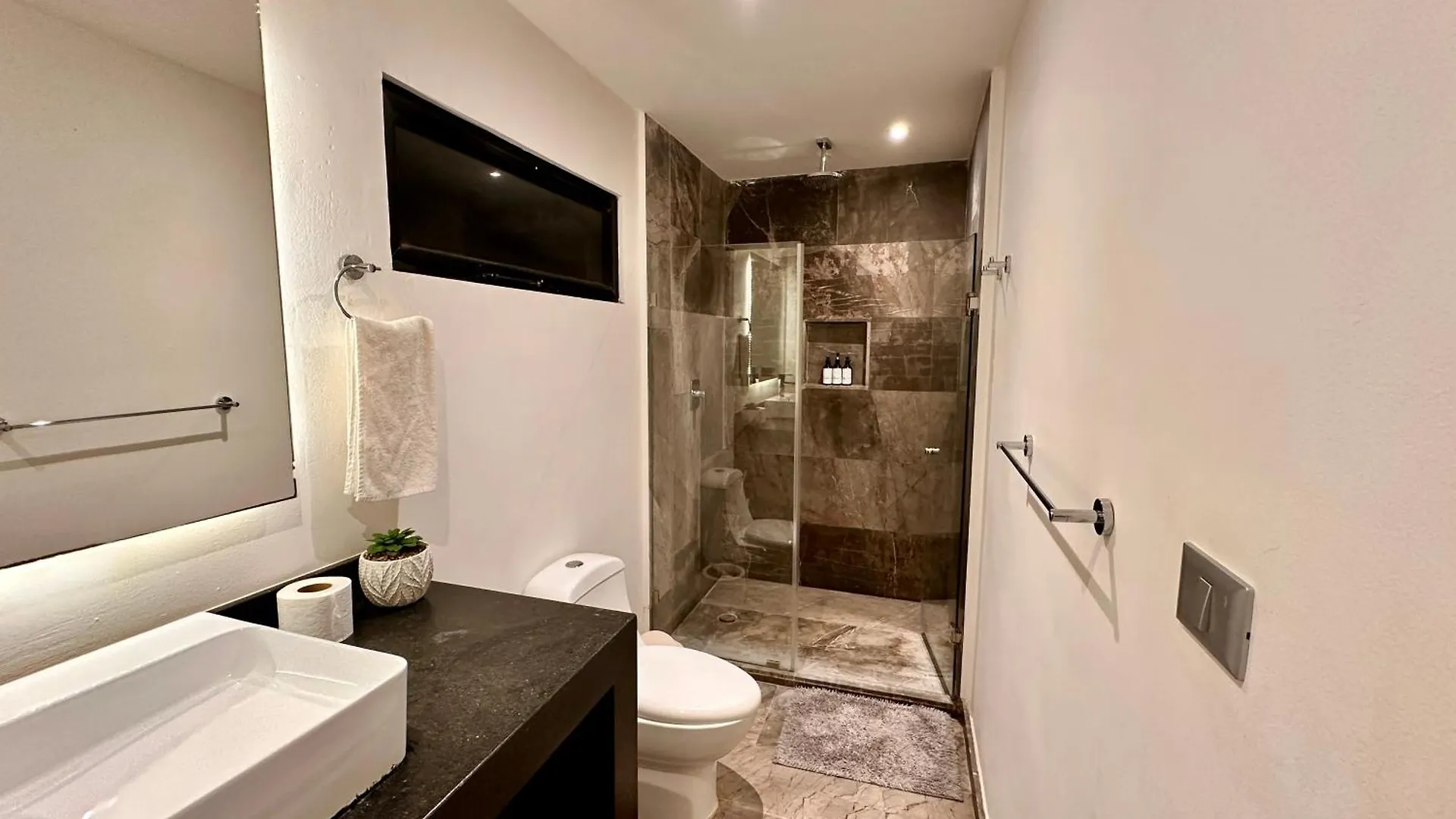 Lujoso Penthouse Remodelado De Tres Pisos En Madara Tulum Apartment