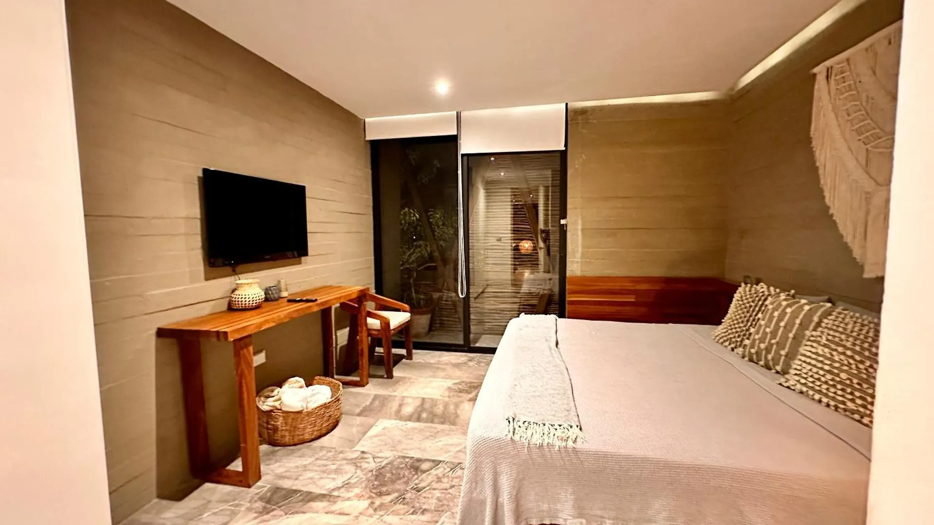 Lujoso Penthouse Remodelado De Tres Pisos En Madara Tulum Apartment